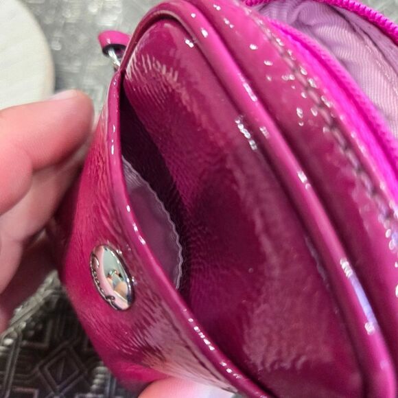 🐢 Coach Pink Patent leather camera bag!! - Picture 7 of 11